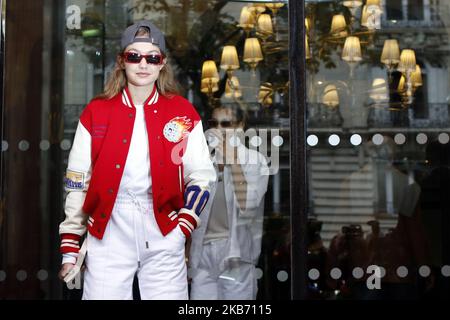 Gigi Hadid wird am 26. September 2019 in Paris gesehen. (Foto von Mehdi Taamallah/NurPhoto) Stockfoto
