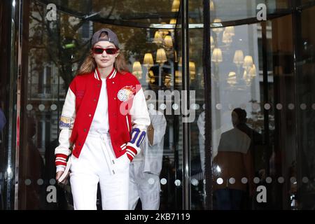 Gigi Hadid wird am 26. September 2019 in Paris gesehen. (Foto von Mehdi Taamallah/NurPhoto) Stockfoto