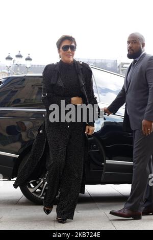 Kris Jenner sah am September27. 2019 zu ihrem Hotel The ritz in Paris, Frankreich, zurücklaufen. (Foto von Mehdi Taamallah / Nurphoto) Stockfoto