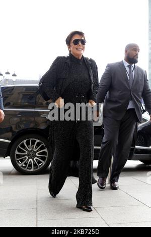 Kris Jenner sah am September27. 2019 zu ihrem Hotel The ritz in Paris, Frankreich, zurücklaufen. (Foto von Mehdi Taamallah / Nurphoto) Stockfoto