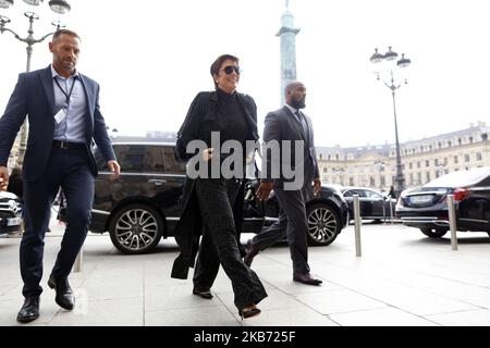 Kris Jenner sah am September27. 2019 zu ihrem Hotel The ritz in Paris, Frankreich, zurücklaufen. (Foto von Mehdi Taamallah / Nurphoto) Stockfoto