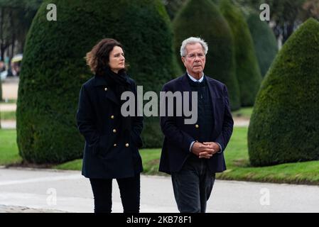 Am Sonntag, dem 29. September 2019, kam Jean-Louis Debré, ehemaliger Minister und Präsident der Nationalversammlung und Präsident des Verfassungsrates, der dem ehemaligen Präsidenten nahe war, im Hotel des Invalides an, um Jacques Chirac abschließend zu würdigen, Die Familie und das Elysée, der frühere Präsident der Republik, der am 26. September 3 Tage zuvor verstorben war, organisierten im Hotel des Invalides in Paris einen großen Tag der Volksverbeugung vor Jacques Chirac. Aus diesem Anlass wurde der Sarg des ehemaligen Präsidenten der Republik der Öffentlichkeit vor dem Eingang der Kirche, wo Tausendstel ausgesetzt Stockfoto