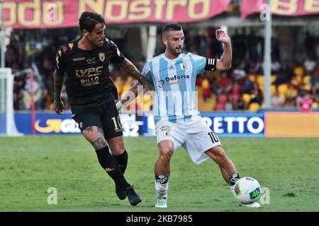Nicolas Viola Benito (Benevento Calcio) und Luca Nizzetto (Virtus Entella) während des italienischen Fußballs der Serie B Benevento Calcio gegen Virtus Entella - Serie B im Stadion Ciro Vigorito, Italien am 29. September 2019 (Foto von Paolo Manzo/NurPhoto) Stockfoto