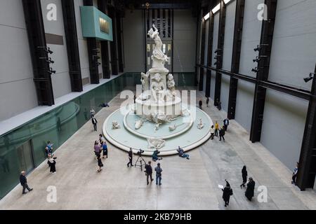 Die Tate Modern enthüllt „Fons Americanus“, eine 13 Meter hohe Skulptur in Form eines Brunnens, die die amerikanische Künstlerin Kara Walker am 30. September 2019 in London, England, geschaffen hat. (Foto von Wiktor Szymanowicz/NurPhoto) Stockfoto