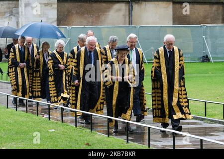 Richter des Obersten Gerichtshofs, darunter Lord Reed (1. R), Die im Januar die nächste Präsidentin des Obersten Gerichtshofs und Präsidentin des Obersten Gerichtshofs Baroness Hale of Richmond (1. L) wird, nimmt am jährlichen Richterdienst in der Westminster Abbey Teil, der den Beginn des neuen Rechtsjahres am 01. Oktober 2019 in London, England, markiert. Heute sind es 10 Jahre seit der Gründung des Obersten Gerichtshofs des Vereinigten Königreichs. (Foto von Wiktor Szymanowicz/NurPhoto) Stockfoto