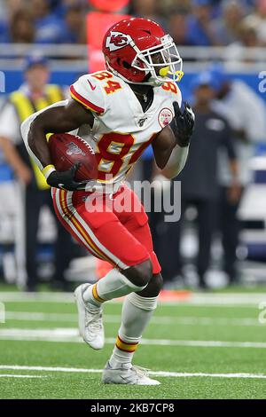 Der Kansas City Chiefs Wide Receiver De'Anthony Thomas (84) spielt den Ball während der ersten Hälfte eines NFL-Fußballspiels gegen die Detroit Lions in Detroit, Michigan, USA, am Sonntag, 29. September 2019. (Foto von Amy Lemus/NurPhoto) Stockfoto