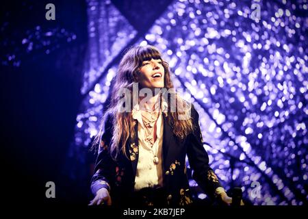 Die Schauspielerin und Sängerin Lou Doillon (Tochter der Schauspielerin Jane Birkkin und des Filmemachers Jacques Doillon) tritt im Konzertsaal Carre Belle-Feuille zur Veröffentlichung ihres neuen Albums SOLILOQUY am 04. Oktober 2019 in Boulogne-Billancourt, Paris, Frankreich, auf. (Foto von Daniel Pier/NurPhoto) Stockfoto