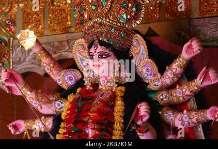 Durga Puja Festival in Ajmer, Indien am 5. Oktober 2019. Das fünftägige Durga-Puja-Fest erinnert an die Erschießung des Dämonenkönigs Mahishasur durch die Göttin Durga, die den Triumph des Guten über das Böse markiert. (Foto von STR/NurPhoto) Stockfoto