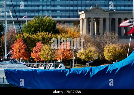 Herbstfarben von Burnham Harbour in Chicago Stockfoto