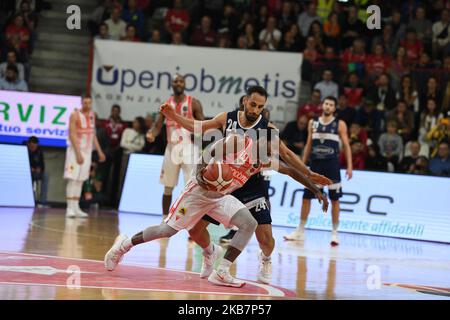 14 Mayo Josh von Openjobmetis in Aktion während der Italien Lega Korb der Serie A , Openjobmetis Varese - Fortitudo Bologna am 6. Oktober 2019 in Varese Palasport Enerxenia Arena (Foto von Fabio Averna/NurPhoto) Stockfoto