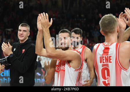 21 Ferrero Giancarlo von Openjobmetis feiert den Sieg nach dem Italien Lega Korb der Serie A , Openjobmetis Varese - Fortitudo Bologna am 6. Oktober 2019 in Varese Palasport Enerxenia Arena (Foto von Fabio Averna/NurPhoto) Stockfoto