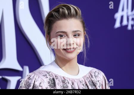 CENTURY CITY, LOS ANGELES, KALIFORNIEN, USA - 06. OKTOBER: Die Schauspielerin Chloe Grace Moretz mit Louis Vuitton kommt zur Weltpremiere von MGM's „The Addams Family“, die am 6. Oktober 2019 im Westfield Century City AMC in Century City, Los Angeles, Kalifornien, USA, stattfand. (Foto von Xavier Collin/Image Press Agency/NurPhoto) Stockfoto