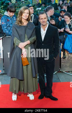 David Heyman (R) und Rose Uniacke (L) nehmen an der britischen Filmpremiere von „Marriage Story“ auf dem Odeon Luxe Leicester Square während der 63. BFI London Film Festival May Fair Hotel Gala am 06. Oktober 2019 in London, England, Teil. (Foto von Wiktor Szymanowicz/NurPhoto) Stockfoto