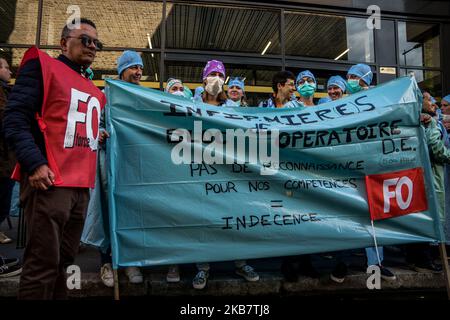 Demonstration von OP-Krankenschwestern vor der regionalen Gesundheitsbehörde in Lyon, Frankreich, am 7. Oktober 2019, um bessere Arbeitsbedingungen zu fordern. (Foto von Nicolas Liponne/NurPhoto) Stockfoto