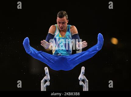Milad Karimi aus Kasachstan bei den parallelen Barren für Männer bei den FIG-Weltmeisterschaften 49. in der Hanns Martin Schleyer Halle in Stuttgart am 11. Oktober 2019. (Foto von Ulrik Pedersen/NurPhoto) Stockfoto