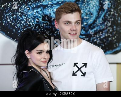 (DATEI) Ariel Winter und Freund Levi Meaden Split. Ariel Winter und ihr Freund Levi Meaden haben es nach fast drei Jahren gemeinsam als beendet bezeichnet. LAS VEGAS, NEVADA, USA - 05. APRIL: Ariel Winter und Levi Meaden kommen am Kaos Dayclub und Nightclub Grand Opening Weekend im Palms Casino Resort an, das am 5. April 2019 im Kaos Dayclub und Nightclub im Palms Casino Resort in Las Vegas, Nevada, USA, stattfindet. (Foto von Xavier Collin/Image Press Agency/NurPhoto) Stockfoto