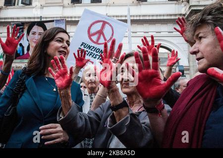 Laura Boldrini und Susanna Camusso während der Demonstration der Gewerkschaften Cgil Cisl und Uil in Rom auf der Piazza Sant'Apostoli, um „ihre tiefe Besorgnis über die Bombardierung der kurdischen Bevölkerung in Nordsyrien und den Eintritt türkischer Truppen in Syrien gegen das kurdische Volk am 14. Oktober zum Ausdruck zu bringen“, 2019 in Rom, Italien. (Foto von Andrea Ronchini/NurPhoto) Stockfoto