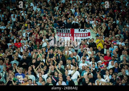 Fans von England, während der UEFA EURO 2020 Qualifikation Bulgarien gegen England im Vasil Levski Nationalstadion, Sofia, Bulgarien am 14. Oktober 2019 (Foto: Hristo Rusev/NurPhoto) Stockfoto