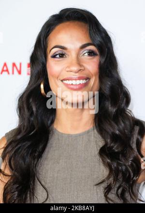 HOLLYWOOD, LOS ANGELES, KALIFORNIEN, USA - 14. OKTOBER: Die Schauspielerin Rosario Dawson kommt zur Los Angeles Premiere von Saban Films' 'Jay and Silent Bob Reboot', die am 14. Oktober 2019 im TCL Chinese Theatre IMAX in Hollywood, Los Angeles, Kalifornien, USA, stattfand. (Foto von David Acosta/Image Press Agency/NurPhoto) Stockfoto