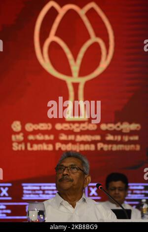 Sri-lankische Präsidentschaftskandidatin und ehemaliger Verteidigungschef Gotabhaya Rajapaksa spricht während einer Pressekonferenz in Colombo, Oktober 15,2019 (Foto: Akila Jayawardana/NurPhoto) Stockfoto