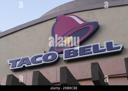 Das Taco Bell-Logo ist am 15. Oktober 2019 in Mountain View, Kalifornien, zu sehen. 2,3 Millionen Pfund Rindfleisch wurden aus den Restaurants von Taco Bell zurückgerufen, weil Metallschnaufen gemischt vorgefunden wurden. Betroffen sind die Geschäfte in New York und New Jersey. (Foto von Yichuan Cao/NurPhoto) Stockfoto