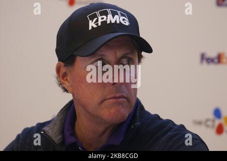 Phil Mickelson von den USA nimmt am 16. Oktober 2019 an einem offiziellen Interview im Medienzentrum des Nine Bridge Golf Club in Jeju, Südkorea, Teil. Der CJ Cup Nine Bridges findet jedes Jahr im Oktober im Rahmen des jährlichen PGA Tour Match statt. (Foto von Seung-il Ryu/NurPhoto) Stockfoto