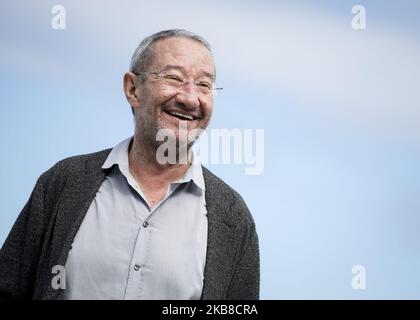 Carlos Boyero nimmt am 24. September 2019 im Kursaal, San Sebastian, Spanien, an der Fotoschau „Historias De Nuestro Cine“ des San Sebastian International Film Festival 67. Teil. (Foto von Rebeca Alonso/Coolmedia/NurPhoto) Stockfoto