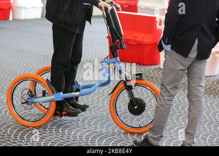 Der französische Hersteller Le Cyclodebout stellt am 16. Oktober 2019 auf der Autonomy and Urban Mobility in Paris ein elektrisches Trike aus. (Foto von Michel Stoupak/NurPhoto) Stockfoto