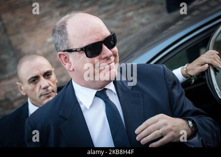 Prinz Albert II. Von Monaco kommt an, als er am 17. Oktober 2019 in Rom, Italien, an der Begegnung Smart City, Urban Forests and Water Protection in den Kapitolinischen Museen in Rom teilnimmt. (Foto von Andrea Ronchini/NurPhoto) Stockfoto