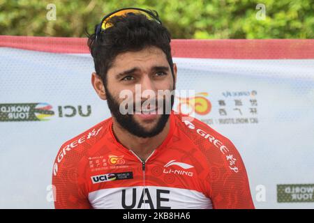 Fernando Gaviria aus Kolumbien und dem VAE Team Emirates, während der Preisverleihung der Eröffnungsphase der Cycling Tour de Guangxi 2019. Am Donnerstag, den 17. Oktober 2019, China. (Foto von Artur Widak/NurPhoto) Stockfoto