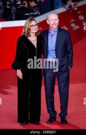 Ron Howard besuchte den roten Teppich des Films ‘Pavarotti’ mit Nicoletta Mantovani, Frau von Luciano Pavarotti, während des Rom Film Fest 14. im Auditorium Parco della Musica am 18. Oktober 2019. (Foto von Giuseppe Maffia/NurPhoto) Stockfoto