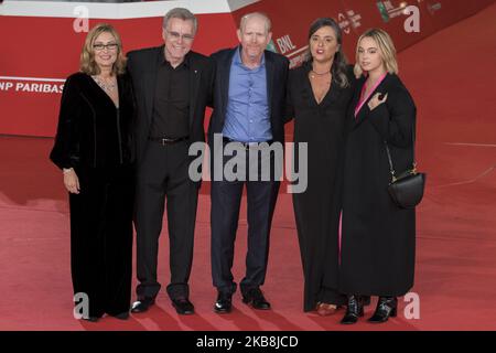 (L-R) Nicoletta Mantovani, Nigel Sinclair, Ron Howard, Giuliana Pavarotti und Caterina Lo Sasso besuchen den roten Teppich „Pavarotti“ während des Filmfestivals Rom 14. am 18. Oktober 2019 in Rom, Italien. (Foto von Massimo Valicchia/NurPhoto) Stockfoto