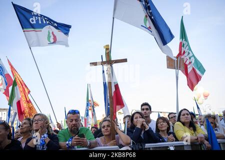 Die Menschen versammeln sich zu einer von der Lega-Partei organisierten Kundgebung, um gegen die aktuelle italienische Regierung zu protestieren. Rom, 19.. Oktober 2019. (Foto von Jacopo Landi/NurPhoto) Stockfoto