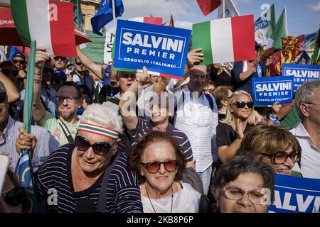 Die Menschen versammeln sich zu einer von der Lega-Partei organisierten Kundgebung, um gegen die aktuelle italienische Regierung zu protestieren. Rom, 19.. Oktober 2019. (Foto von Jacopo Landi/NurPhoto) Stockfoto