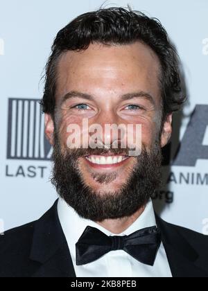 BEVERLY HILLS, LOS ANGELES, KALIFORNIEN, USA - 19. OKTOBER: Der Schauspieler Kyle Schmid kommt bei der Gala zum 35.-jährigen Jubiläum von Last Chance for Animals an, die am 19. Oktober 2019 im Beverly Hilton Hotel in Beverly Hills, Los Angeles, Kalifornien, USA, stattfand. (Foto von Xavier Collin/Image Press Agency/NurPhoto) Stockfoto