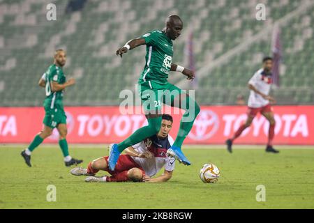 Al Ahlis Mohamed Diamé am Ball während des Spiels der QNB Stars League gegen Al Shahaniya am 19 2019. Oktober im Hamad bin Khalifa Stadium, Doha, Katar. (Foto von Simon Holmes/NurPhoto) Stockfoto