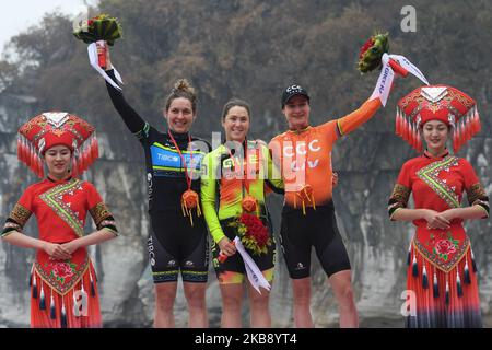 (L-R) Alice Jackson (Team TIBCO-SVB), Chloe Hosking (Ale Cipollini) und Marianne Vos (Team CCC Liv), das Podium der Cycling Tour de Guangxi 2019, des Women's World Tour Race, ein Rennen von 145,8km von Guilin nach Guilin. Am Dienstag, den 22. Oktober 2019, China. (Foto von Artur Widak/NurPhoto) Stockfoto