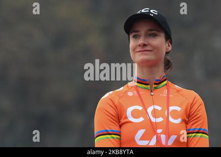 Marianne Vos aus den Niederlanden und das Team CCC Liv, die während der Preisverleihung der Cycling Tour de Guangxi 2019 gesehen wurden, als sie die Women's WorldTour 2019 gewann. Am Dienstag, den 22. Oktober 2019, China. (Foto von Artur Widak/NurPhoto) Stockfoto