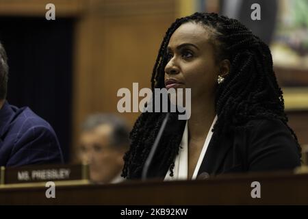 Rep. Pressley wird während des Facebook-CEO Mark Zuckerberg gesehen, der am Mittwochmorgen im Capitol Hill vor dem Finanzdienstleistungsausschuss des Repräsentantenhauses ausgesagt hat. Washington, D.C. 23. Oktober 2019. (Foto von Aurora Samperio/NurPhoto) Stockfoto