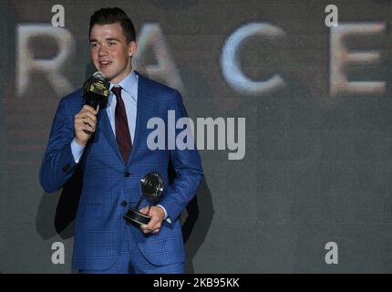 Happy Mads Pedersen, dänischer Profi-Rennradfahrer, der für Team Trek–Segafredo fuhr, und World Road Race Elite Men Champion 2019, nachdem er während der UCI Cycling Gala 5. in Guilin den UCI World Champion Award für das Elite-Straßenrennen der Herren erhalten hatte. Am Dienstag, den 22. Oktober 2019, China. (Foto von Artur Widak/NurPhoto) Stockfoto