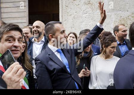 Luigi di Maio nimmt an einem Treffen der Parteien Demokratische Partei (PD), fünf-Sterne-Bewegung (M5S) und Liberi e Uguali (Leu) Teil, um den einheitlichen Kandidaten für die bevorstehenden Regionalwahlen in Umbrien, Vincenzo Bianconi, zu unterstützen und die Einheit der Koalitionsregierung am 25. Oktober 2019 in Narni zu demonstrieren. Italien. (Foto von Jacopo Landi/NurPhoto) Stockfoto