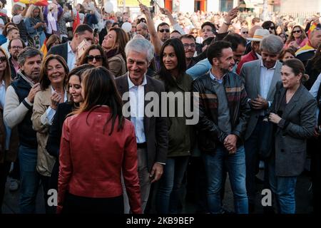 Adolfo Suarez Illana, Sohn des ehemaligen Präsidenten der Übergangsregierung, nimmt am 27. Oktober 2019 an einer Konzentration auf die Puerta del Sol in Madrid, Spanien, zugunsten eines vereinigten Spaniens und gegen Gewalttaten in Barcelona und Katalonien Teil. (Foto von Antonio Navia/NurPhoto) Stockfoto