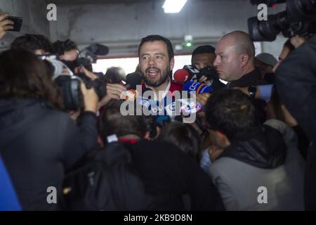 Der Kandidat Carlos Fernando Galan trifft am 27. Oktober 2019 während der lokalen und regionalen Wahlen in Bogota, Kolumbien, im Wahllokal ein. (Foto von Daniel Garzon Herazo/NurPhoto) Stockfoto