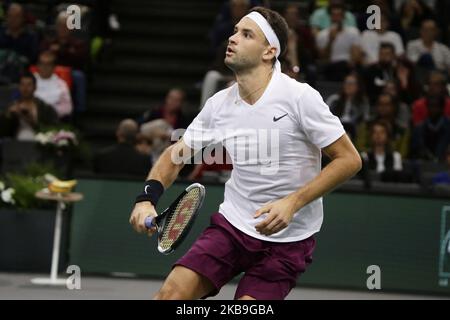 Bulgariens Grigor Dimitrov bei der 64. Einzelrunde des Tennisturniers Paris Masters gegen den französischen Ugo Hubert (Foto: Ibrahim Ezzat/NurPhoto) Stockfoto