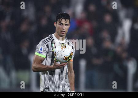 Juventus-Stürmer Cristiano Ronaldo (7) blickt während des Fußballspiels Nr.10 JUVENTUS - GENUA am 30. Oktober 2019 im Allianz-Stadion in Turin, Piemont, Italien, auf. Endergebnis: Juventus-Genua 2-1. (Foto von Matteo Bottanelli/NurPhoto) Stockfoto