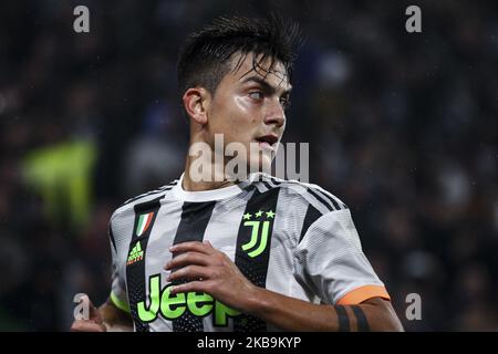 Juventus Forward Paulo Dybala (10) blickt während des Fußballspiels Nr.10 JUVENTUS - GENUA am 30. Oktober 2019 im Allianz Stadium in Turin, Piemont, Italien, auf. Endergebnis: Juventus-Genua 2-1. (Foto von Matteo Bottanelli/NurPhoto) Stockfoto