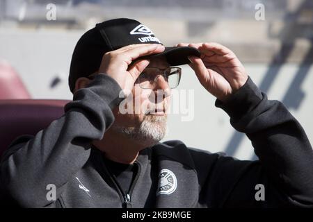 Ein Aktenfoto vom 31. August 2019 zeigt Hearts-Manager Craig Levein während des Spiels der Scottish Premier League zwischen Hearts und Hamilton im Tynecastle Park am 31. August 2019 in Edinburgh, Schottland. Craig Levein wurde von seiner ersten Teamleiterschaft entlastet, Austin MacPhee wird ab dem 31. Oktober 2019 interimistisch die Verantwortung für die ersten Teamangelegenheiten übernehmen. (Foto von Ewan Bootman/NurPhoto) Stockfoto