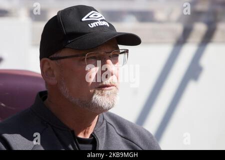 Ein Aktenfoto vom 31. August 2019 zeigt Hearts-Manager Craig Levein während des Spiels der Scottish Premier League zwischen Hearts und Hamilton im Tynecastle Park am 31. August 2019 in Edinburgh, Schottland. Craig Levein wurde von seiner ersten Teamleiterschaft entlastet, Austin MacPhee wird ab dem 31. Oktober 2019 interimistisch die Verantwortung für die ersten Teamangelegenheiten übernehmen. (Foto von Ewan Bootman/NurPhoto) Stockfoto