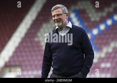 Ein Aktenfoto vom 20. Oktober 2019 zeigt, dass Hearts-Manager Craig Levein am 20. Oktober 2019 in Edinburgh, Schottland, vor dem Spiel der Scottish Premier League zwischen Hearts und Rangers im Tynecastle Park eintrifft. Craig Levein wurde von seiner ersten Teamleiterschaft entlastet, Austin MacPhee wird ab dem 31. Oktober 2019 interimistisch die Verantwortung für die ersten Teamangelegenheiten übernehmen. (Foto von Ewan Bootman/NurPhoto) Stockfoto