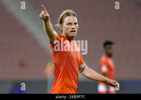 Birkir Bjarnason von al Arabi gibt während des Spiels der QNB Stars League gegen Al Wakrah am 1. November 2019 im Grand Hamad Stadium in Doha, Katar, Befehle ab. (Foto von Simon Holmes/NurPhoto) Stockfoto